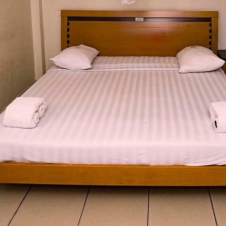 Aponye Hotel كامبالا المظهر الخارجي الصورة