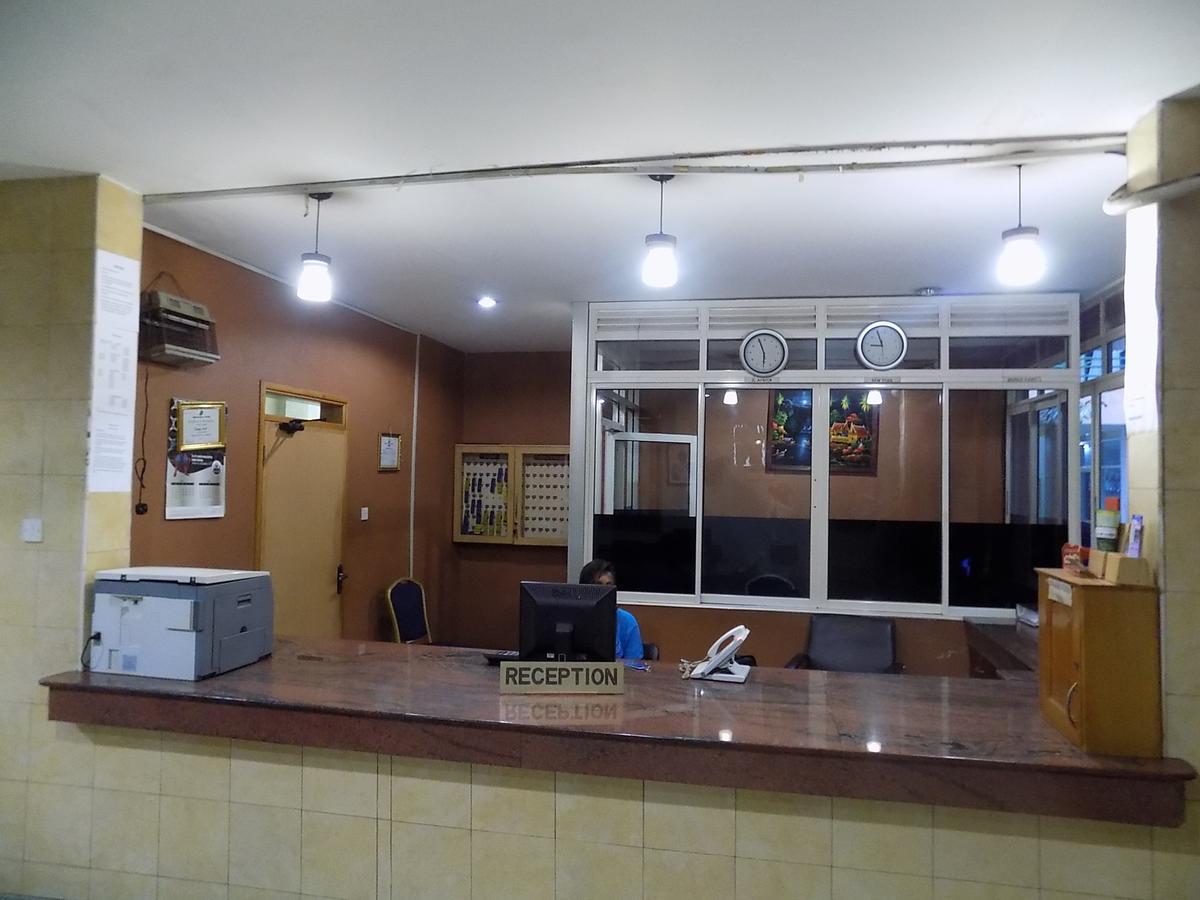 Aponye Hotel كامبالا المظهر الخارجي الصورة