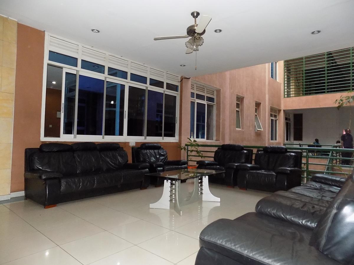 Aponye Hotel كامبالا المظهر الخارجي الصورة