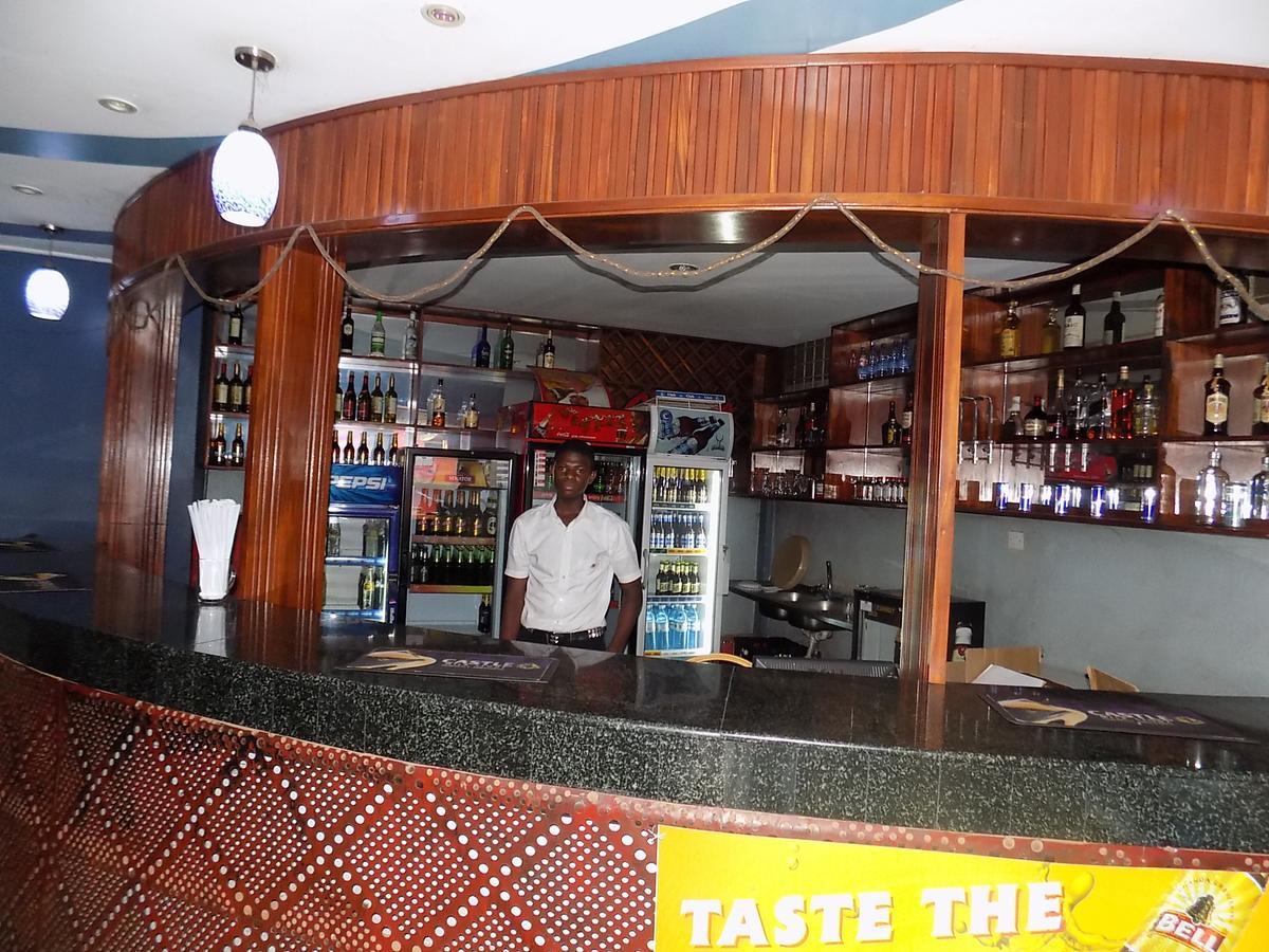 Aponye Hotel كامبالا المظهر الخارجي الصورة