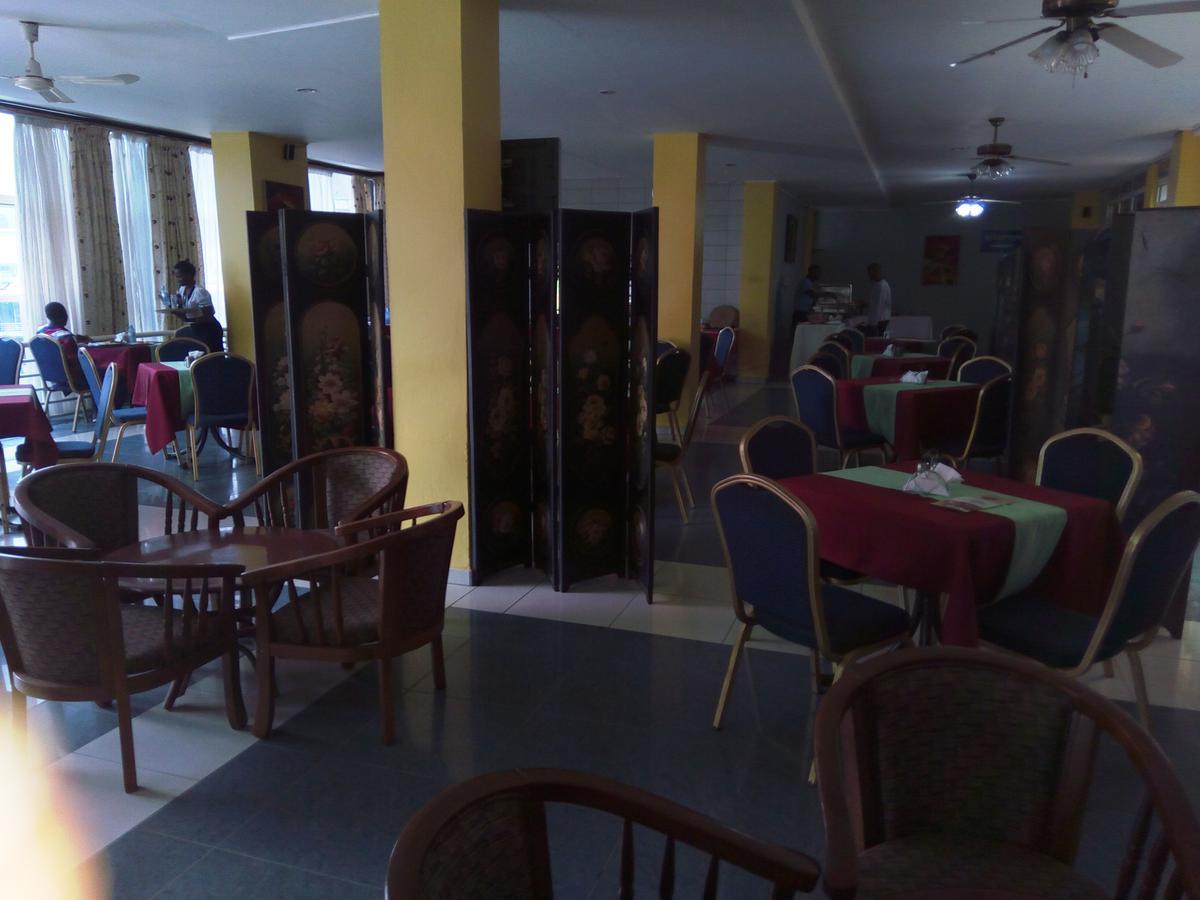 Aponye Hotel كامبالا المظهر الخارجي الصورة