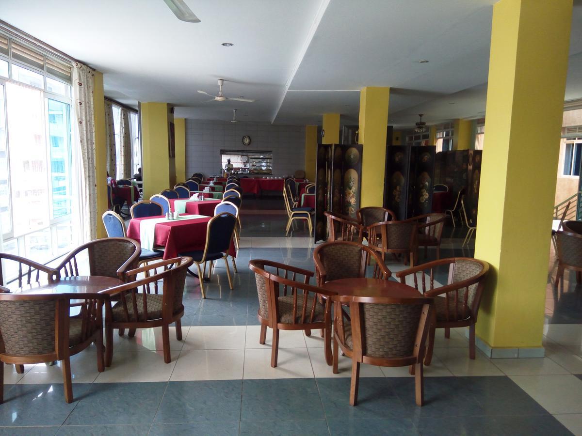Aponye Hotel كامبالا المظهر الخارجي الصورة