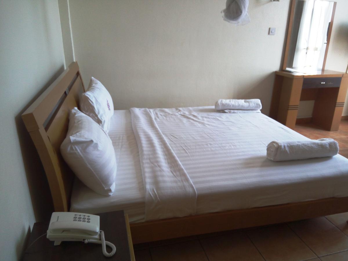 Aponye Hotel كامبالا المظهر الخارجي الصورة