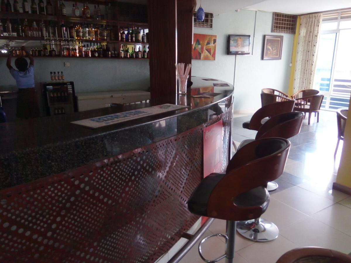Aponye Hotel كامبالا المظهر الخارجي الصورة