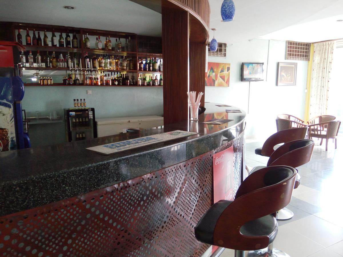 Aponye Hotel كامبالا المظهر الخارجي الصورة