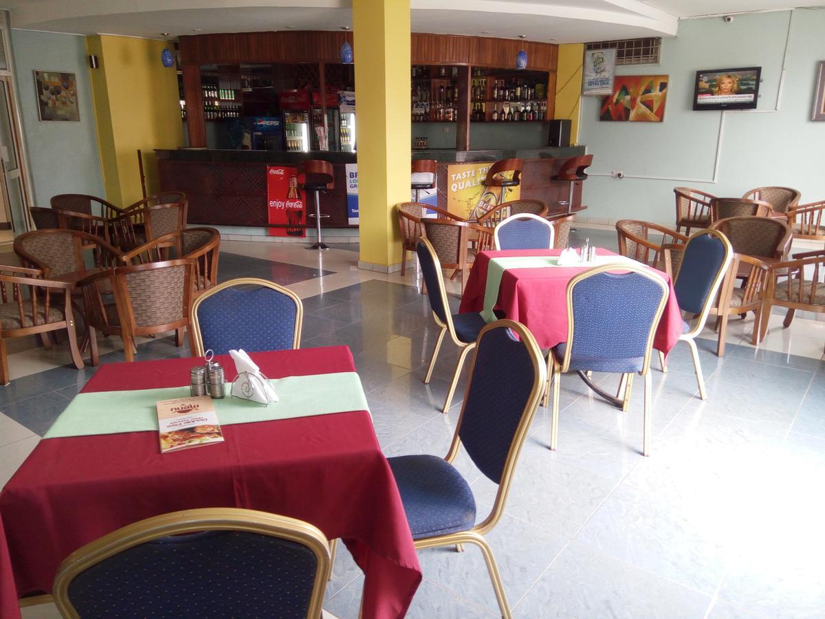 Aponye Hotel كامبالا المظهر الخارجي الصورة