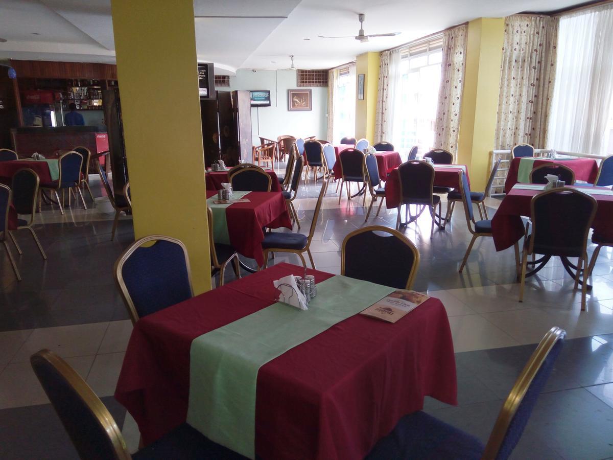 Aponye Hotel كامبالا المظهر الخارجي الصورة